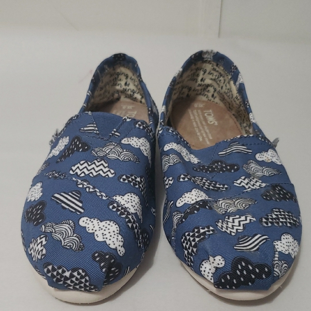TOMS Kids Blue and Black Patterned Shoes